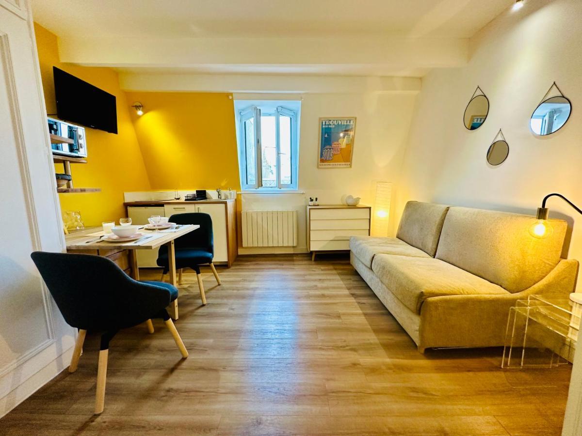 Studio Hissez Haut - Idealement Place, Plage, Restaurants, Commerces Trouville-sur-Mer Exterior photo